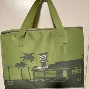 Trader Joe's 8 Gallons Reusable Bag Cooler Large Insulated Tote Olive Green New